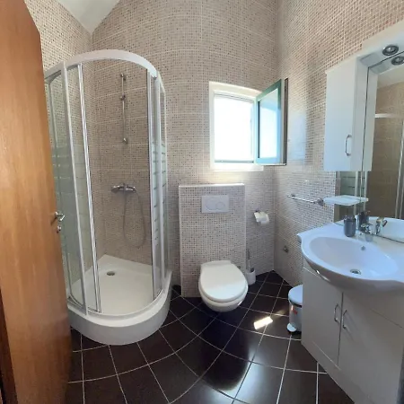 Pisacic Apartment